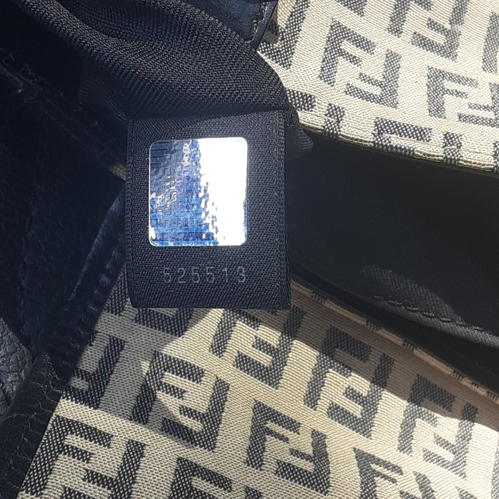 Ladies Hand bag - Picture 3 of 4